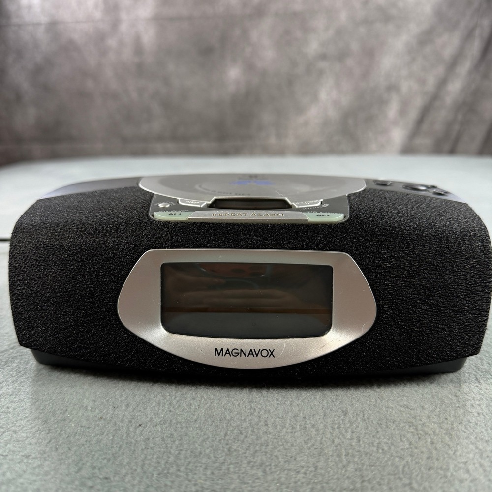 Magnavox MCR220BK/17 Stereo CD Clock Radio AM/FM Dual Alarm Gentle Wake Black